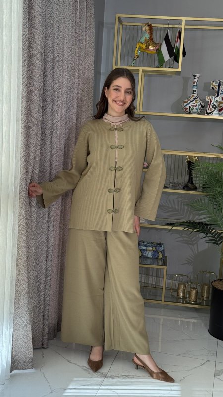 طقم بتصميم ربطات أنيقه